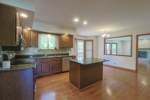 Tiny photo for 37 Mark Drive, Hawthorn Woods, IL 60047 (MLS # 12639126)