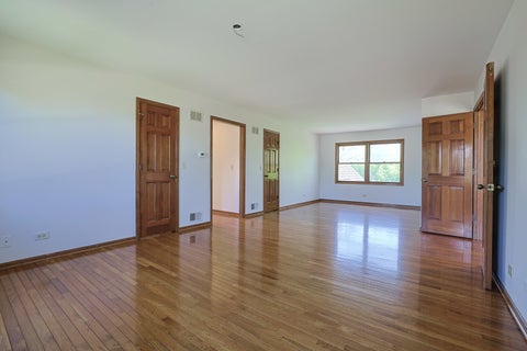 Tiny photo for 37 Mark Drive, Hawthorn Woods, IL 60047 (MLS # 12639126)