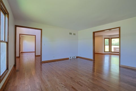 Tiny photo for 37 Mark Drive, Hawthorn Woods, IL 60047 (MLS # 12639126)