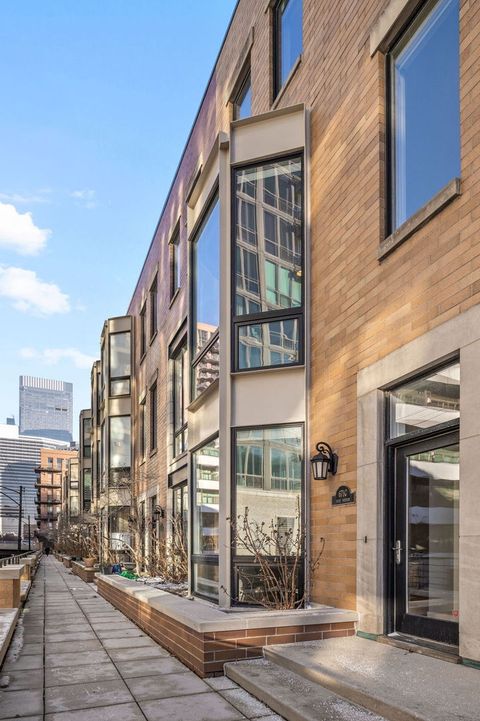 671 W WAYMAN Street C Chicago IL 60661