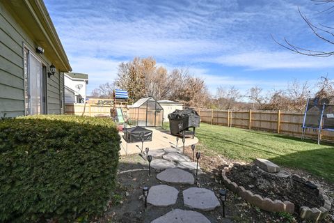 Tiny photo for 3805 Bertrand Lane, Beach Park, IL 60099 (MLS # 12624072)