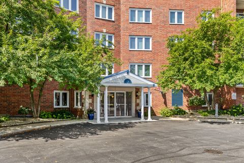 Tiny photo for 7120 N Milwaukee Avenue #702, Niles, IL 60714 (MLS # 12475507)