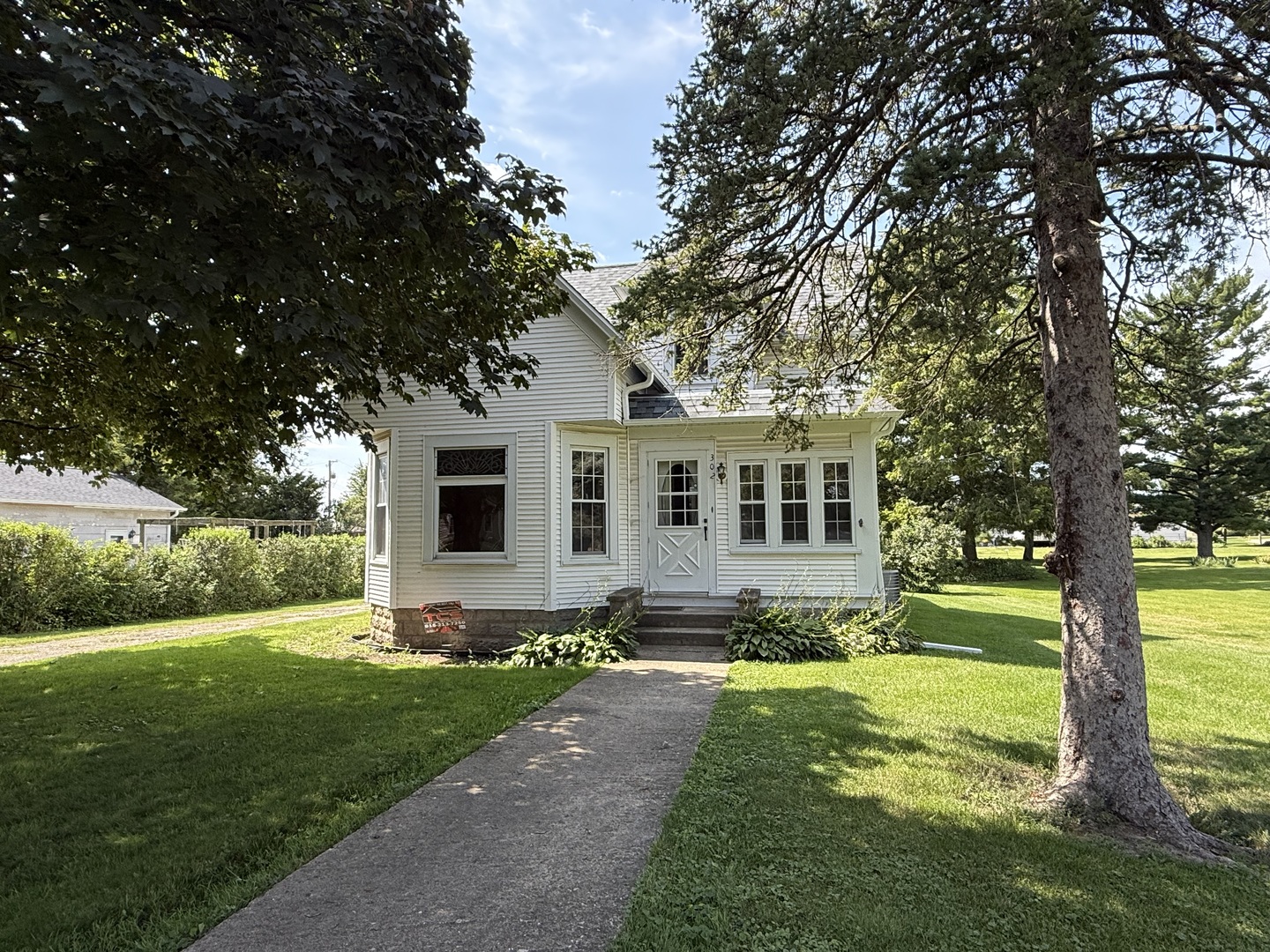 302 S John Street