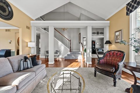 Tiny photo for 1940 Morningview Drive, Hoffman Estates, IL 60192 (MLS # 12550744)