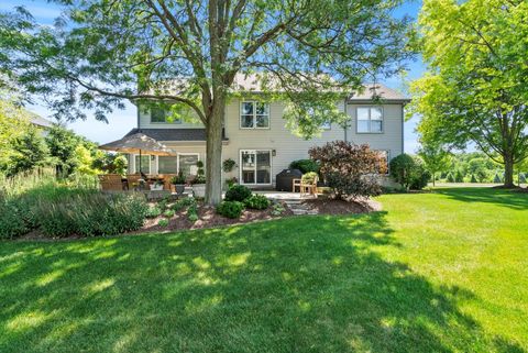 Tiny photo for 1940 Morningview Drive, Hoffman Estates, IL 60192 (MLS # 12550744)
