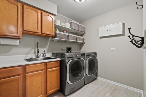 Tiny photo for 1940 Morningview Drive, Hoffman Estates, IL 60192 (MLS # 12550744)