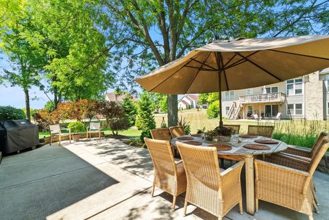 Tiny photo for 1940 Morningview Drive, Hoffman Estates, IL 60192 (MLS # 12550744)