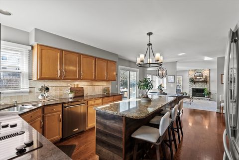 Tiny photo for 1940 Morningview Drive, Hoffman Estates, IL 60192 (MLS # 12550744)