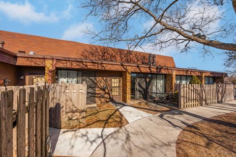 A home in Glen Ellyn