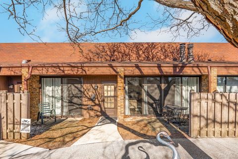 A home in Glen Ellyn