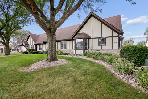 Photo of 1880 Willow Circle Drive, Crest Hill, IL 60403 (MLS # 12750294)