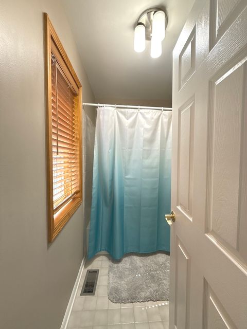 Tiny photo for 886 Saugatuck Trail, Vernon Hills, IL 60061 (MLS # 12612657)