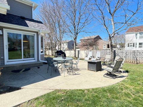 Tiny photo for 886 Saugatuck Trail, Vernon Hills, IL 60061 (MLS # 12612657)