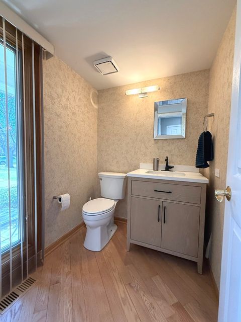 Tiny photo for 886 Saugatuck Trail, Vernon Hills, IL 60061 (MLS # 12612657)