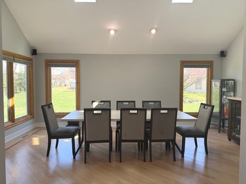 Tiny photo for 886 Saugatuck Trail, Vernon Hills, IL 60061 (MLS # 12612657)