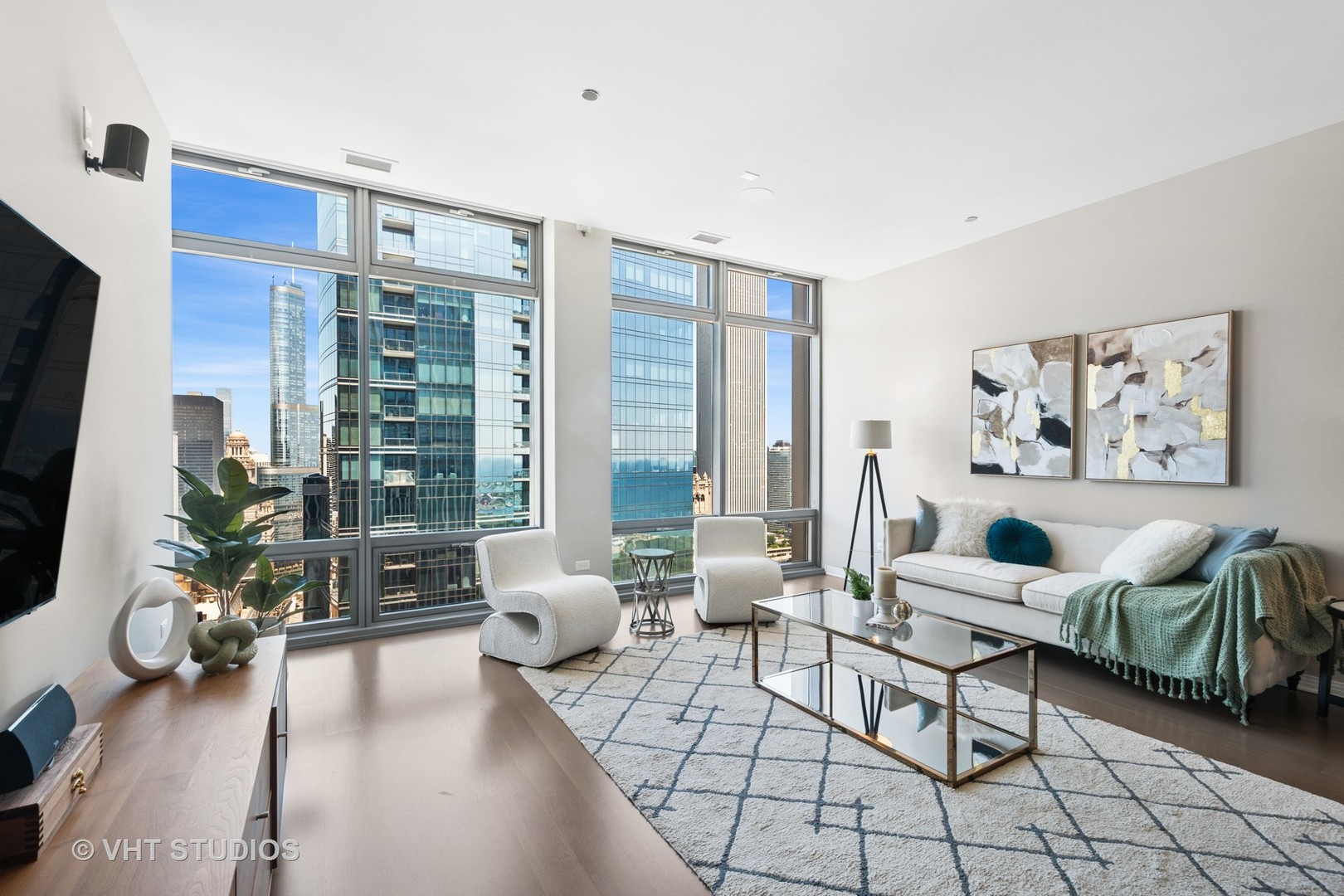 65 E Monroe Street 4124