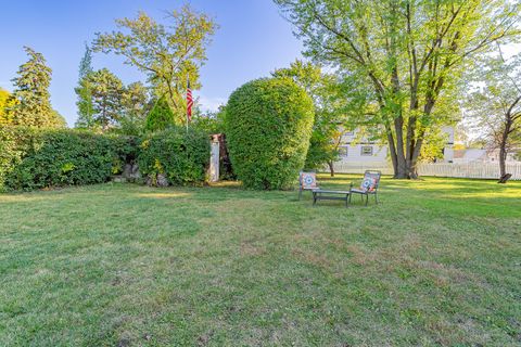 Tiny photo for 210 Yarmouth Road, Elk Grove Village, IL 60007 (MLS # 12498408)