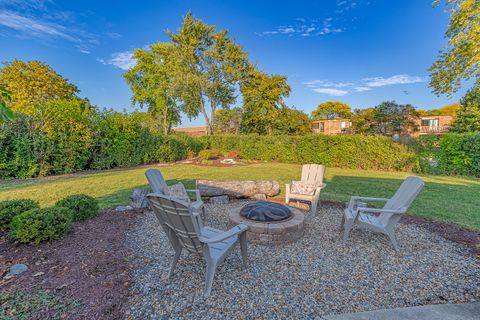 Tiny photo for 210 Yarmouth Road, Elk Grove Village, IL 60007 (MLS # 12498408)