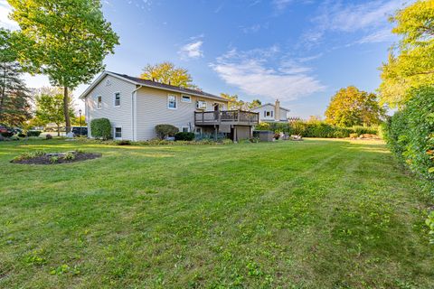 Tiny photo for 210 Yarmouth Road, Elk Grove Village, IL 60007 (MLS # 12498408)