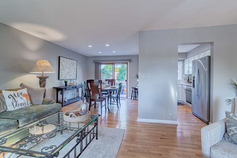 Tiny photo for 210 Yarmouth Road, Elk Grove Village, IL 60007 (MLS # 12498408)