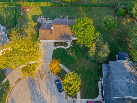 Tiny photo for 210 Yarmouth Road, Elk Grove Village, IL 60007 (MLS # 12498408)