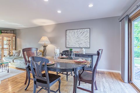 Tiny photo for 210 Yarmouth Road, Elk Grove Village, IL 60007 (MLS # 12498408)