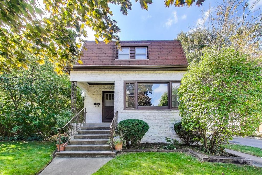 Photo for 1001 Elgin Avenue, Forest Park, IL 60130 (MLS # 12499823)