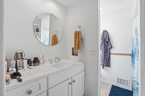 Tiny photo for 1228 Dover Court, Davenport, IA 52803 (MLS # 12581434)