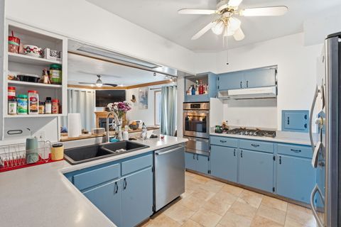 Tiny photo for 1228 Dover Court, Davenport, IA 52803 (MLS # 12581434)