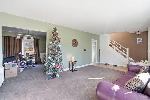 Tiny photo for 1228 Dover Court, Davenport, IA 52803 (MLS # 12581434)
