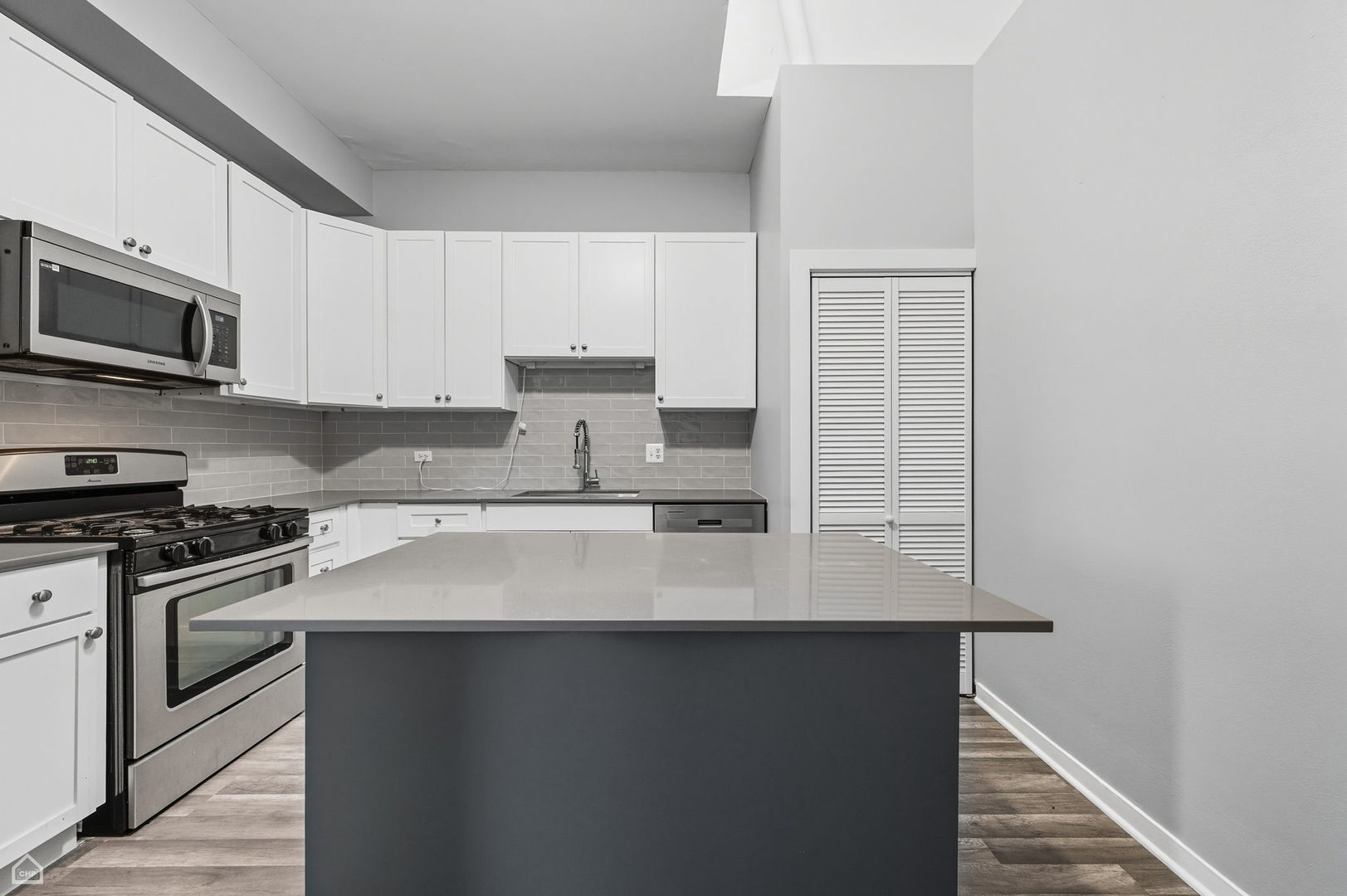 Chicago, Illinois 60614, United States, 2 Bedrooms Bedrooms, ,1 BathroomBathrooms,Residential,Active,238615