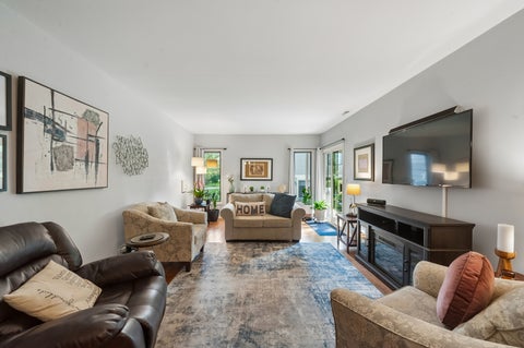 Tiny photo for 1214 Gulfstream Parkway #19B, Libertyville, IL 60048 (MLS # 12734218)