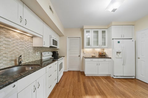 Tiny photo for 1214 Gulfstream Parkway #19B, Libertyville, IL 60048 (MLS # 12734218)