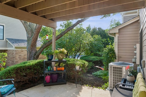 Tiny photo for 1214 Gulfstream Parkway #19B, Libertyville, IL 60048 (MLS # 12734218)