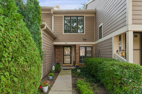 Tiny photo for 1214 Gulfstream Parkway #19B, Libertyville, IL 60048 (MLS # 12734218)