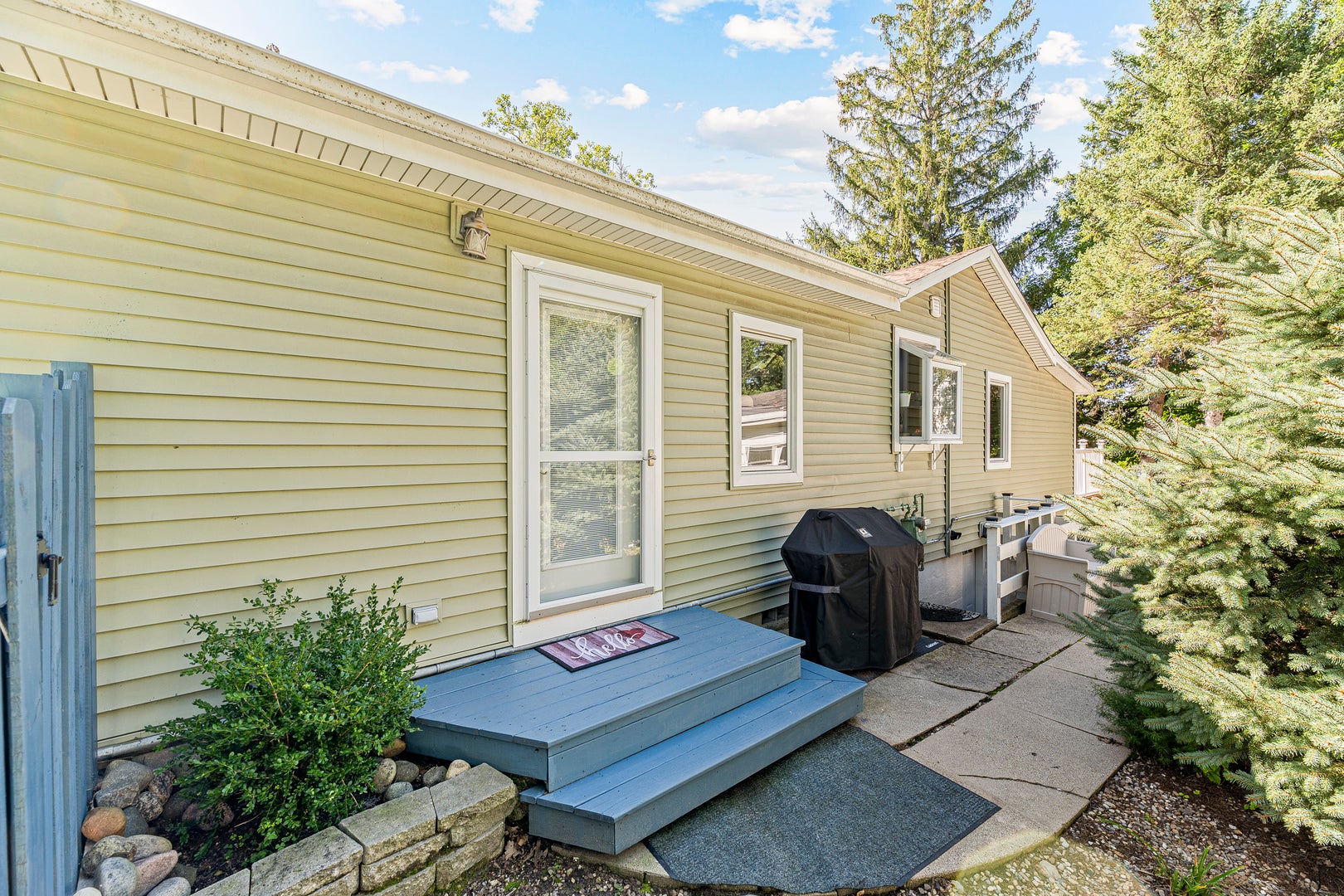 31 S Holly Avenue