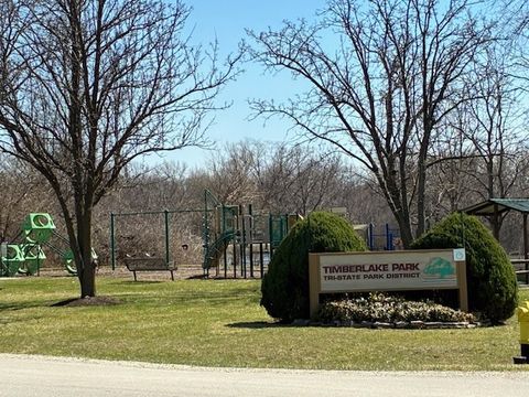 Tiny photo for 16W567 Hillside Lane, Willowbrook, IL 60527 (MLS # 12594232)