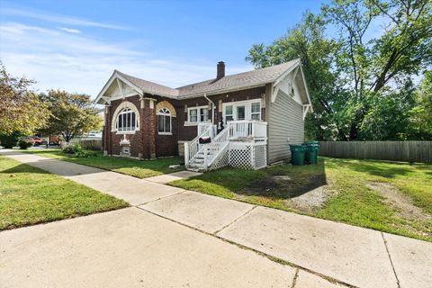 Photo of 810 W Marion Street, Joliet, IL 60436 (MLS # 12479931)