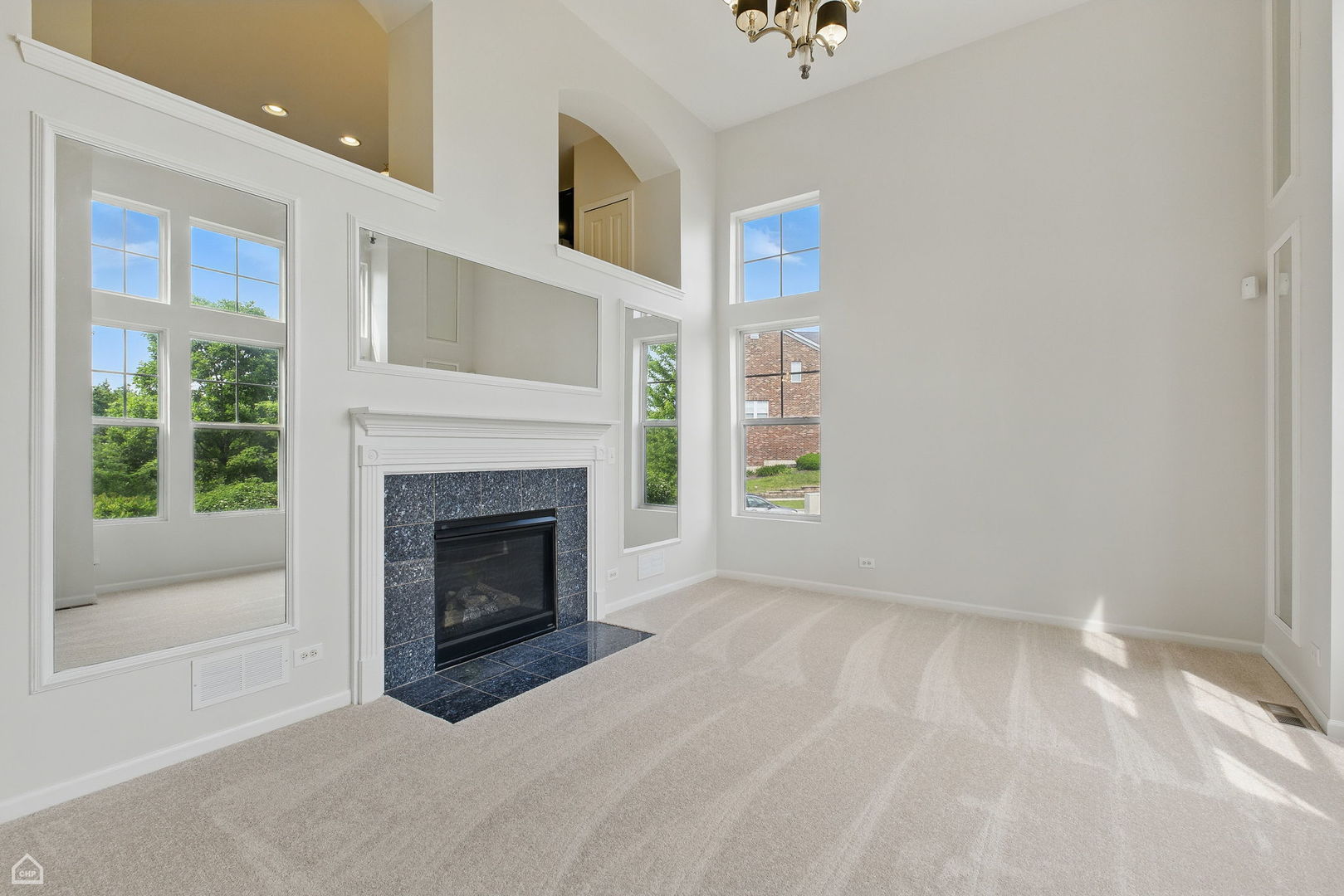 652 Grosvenor Lane