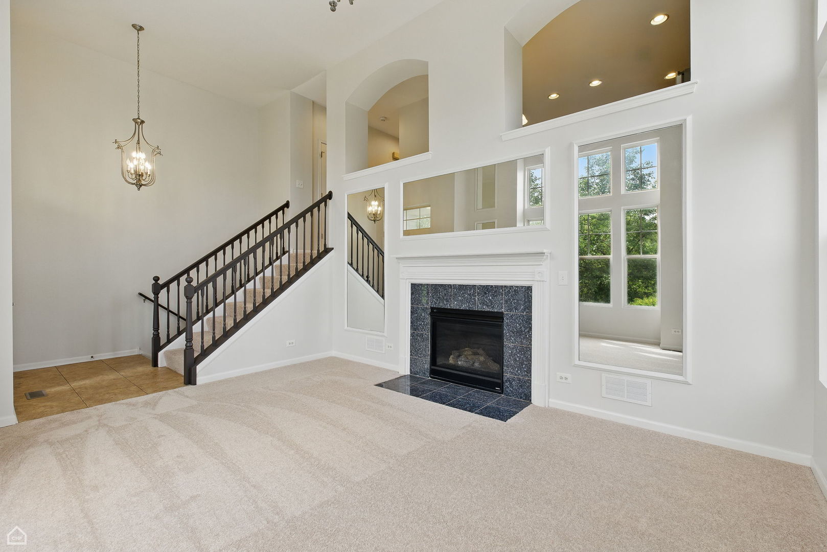 652 Grosvenor Lane
