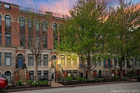 358 W Huron Street B Chicago IL 60654