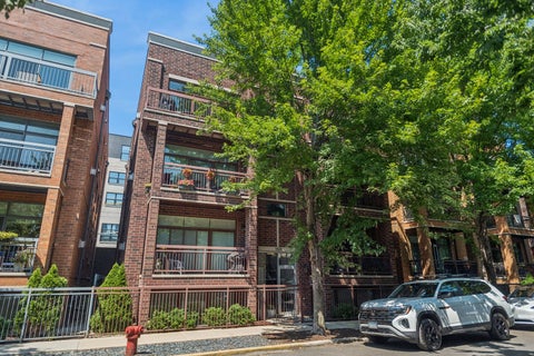 Photo of 1424 W FILLMORE Street #2E, Chicago, IL 60607 (MLS # 12705852)