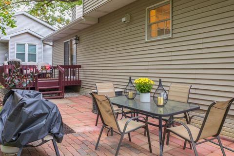 Tiny photo for 8 Edgewood Court, Bloomington, IL 61701 (MLS # 12496942)