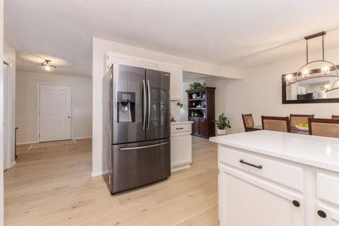 Tiny photo for 8 Edgewood Court, Bloomington, IL 61701 (MLS # 12496942)