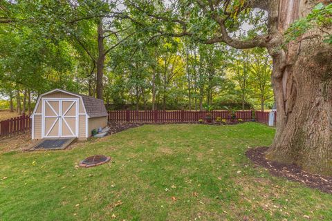 Tiny photo for 8 Edgewood Court, Bloomington, IL 61701 (MLS # 12496942)