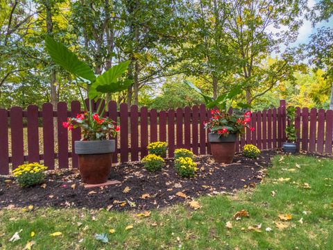 Tiny photo for 8 Edgewood Court, Bloomington, IL 61701 (MLS # 12496942)