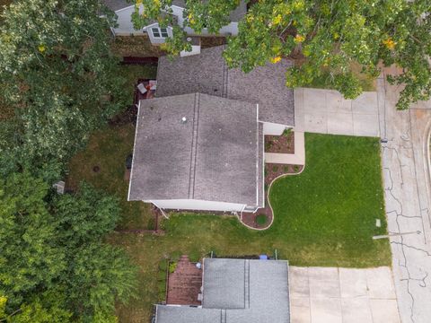 Tiny photo for 8 Edgewood Court, Bloomington, IL 61701 (MLS # 12496942)