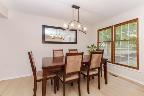 Tiny photo for 8 Edgewood Court, Bloomington, IL 61701 (MLS # 12496942)