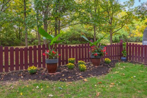 Tiny photo for 8 Edgewood Court, Bloomington, IL 61701 (MLS # 12496942)