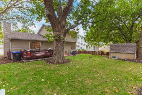 Tiny photo for 8 Edgewood Court, Bloomington, IL 61701 (MLS # 12496942)